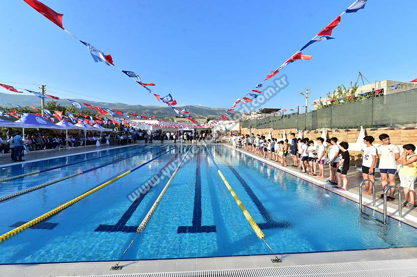 Kahramanmaraş Belediyesi Yarı Olimpik Yüzme Havuzu